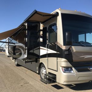 2017 Fleetwood Pace Arrow LXE 38B
