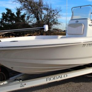 2017 Robalo 206 Cayman
