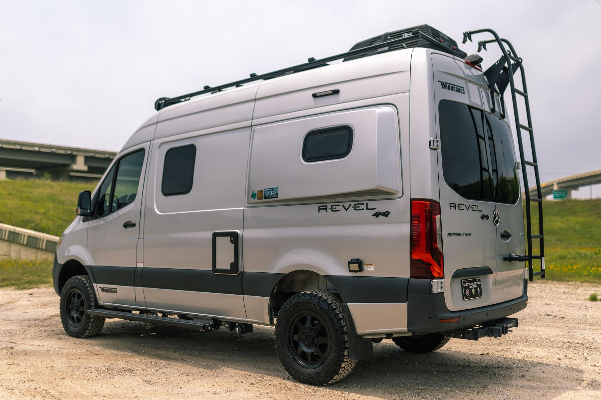 2023 Winnebago Revel 4x4 - Image 4