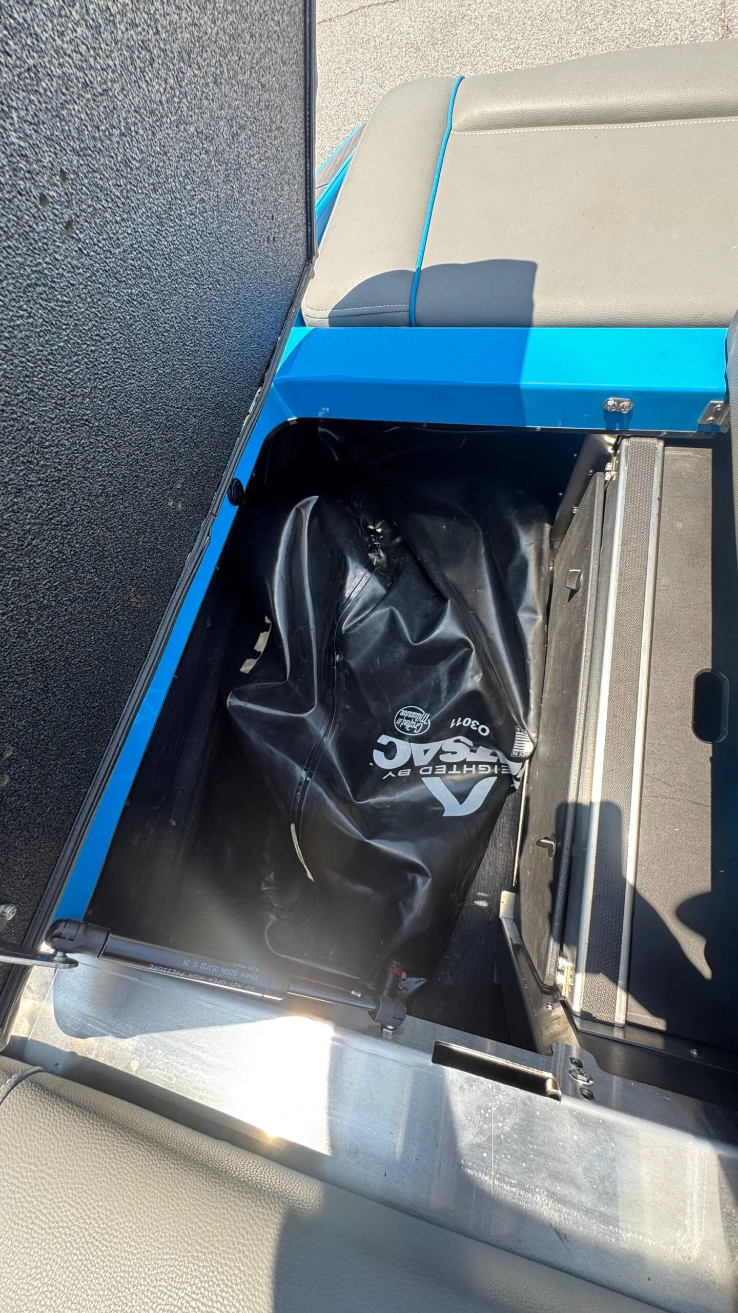 2023 Supreme S240 - Image 9