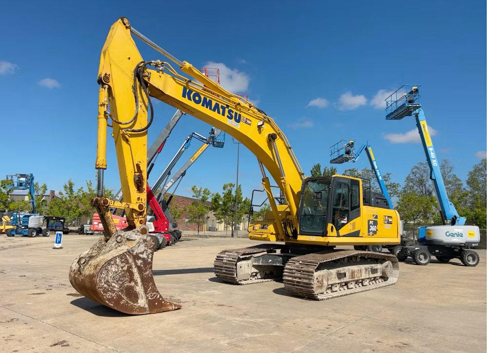 2022 Komatsu PC360LC-11 - Image 3