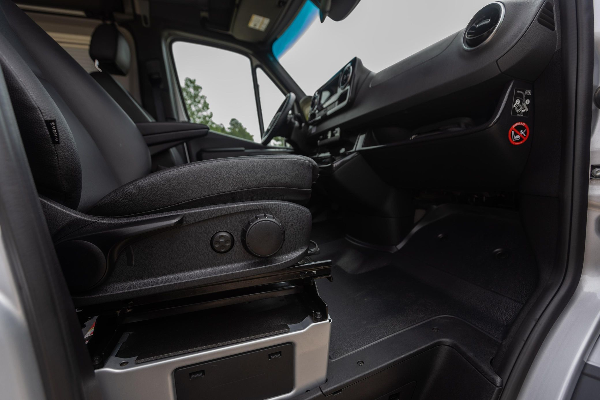2023 Winnebago Revel 4x4 - Image 25