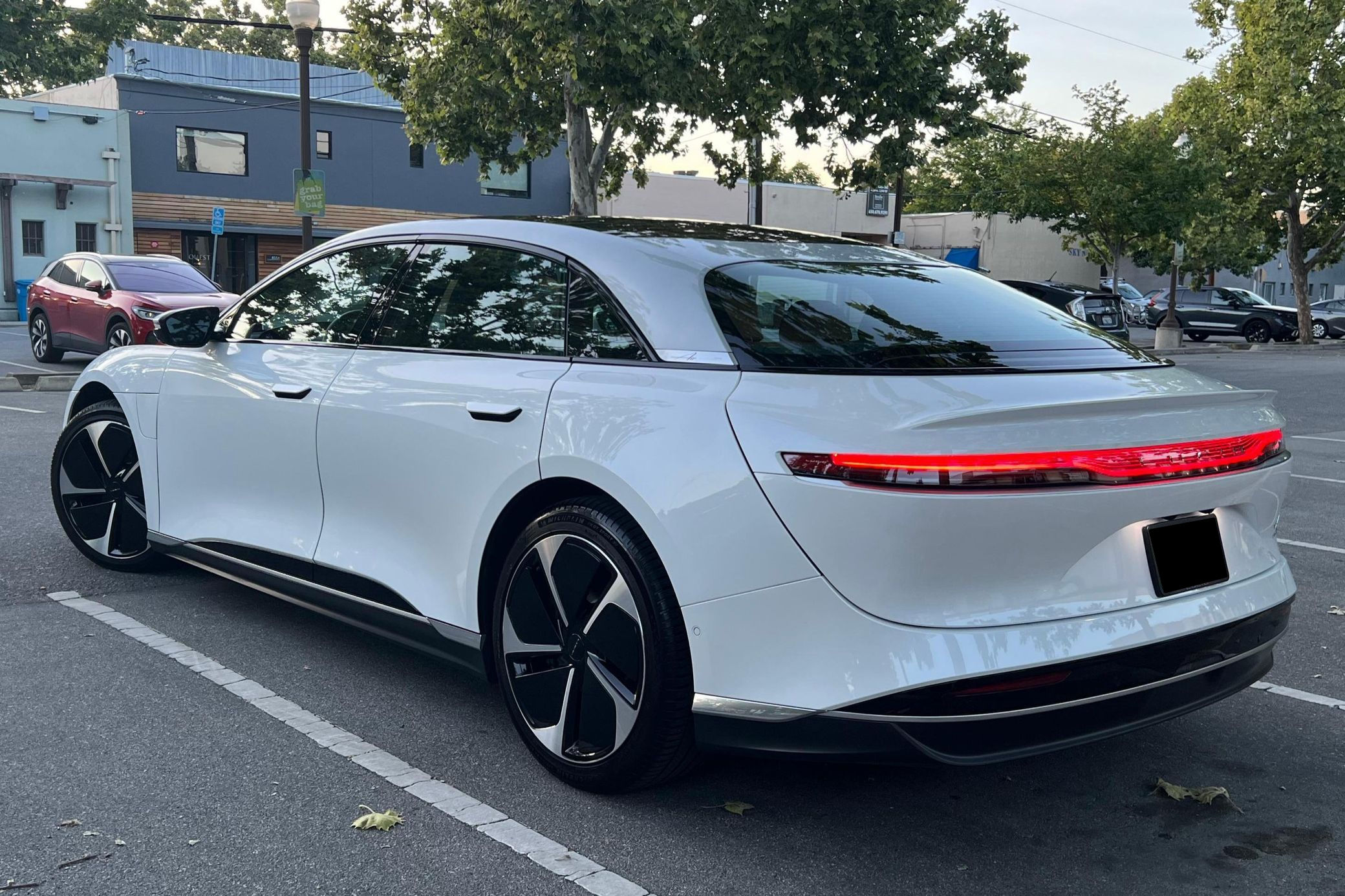 2023 Lucid Air Touring - Image 4