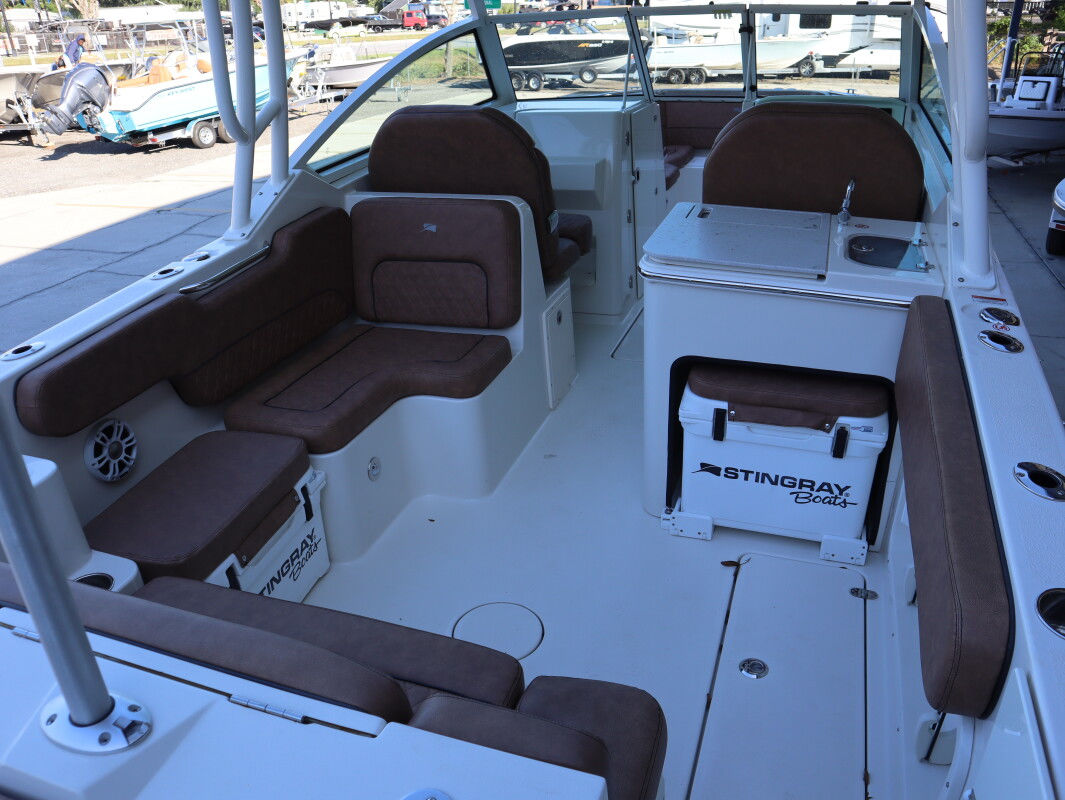 2022 Stingray 269 DC - Image 5