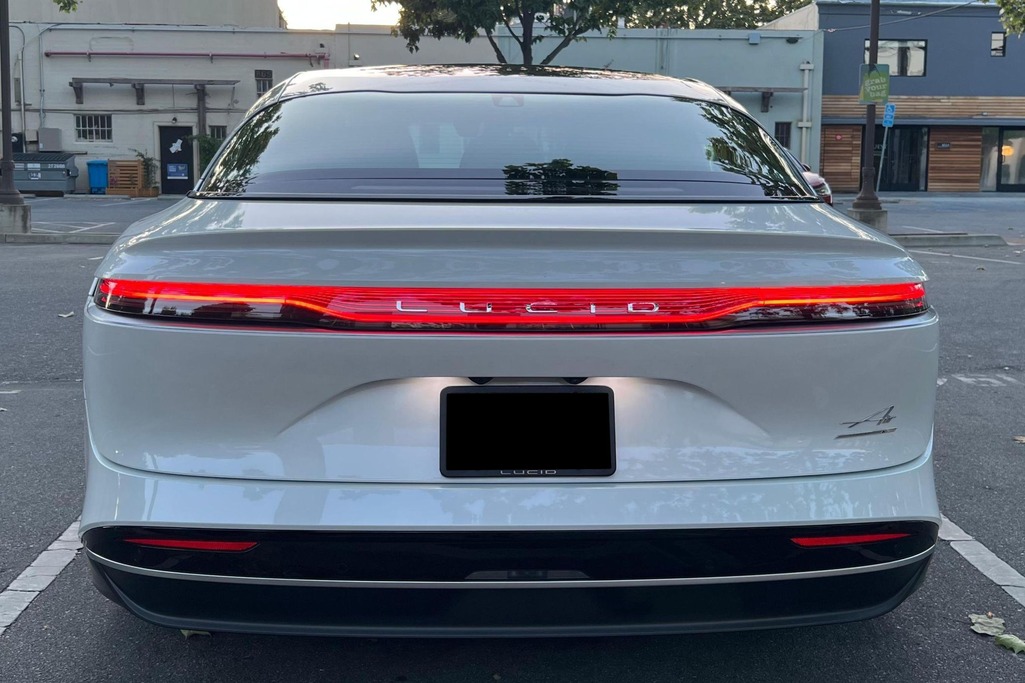 2023 Lucid Air Touring - Image 5