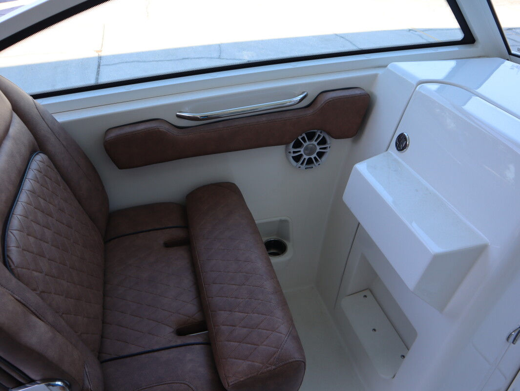 2022 Stingray 269 DC - Image 10