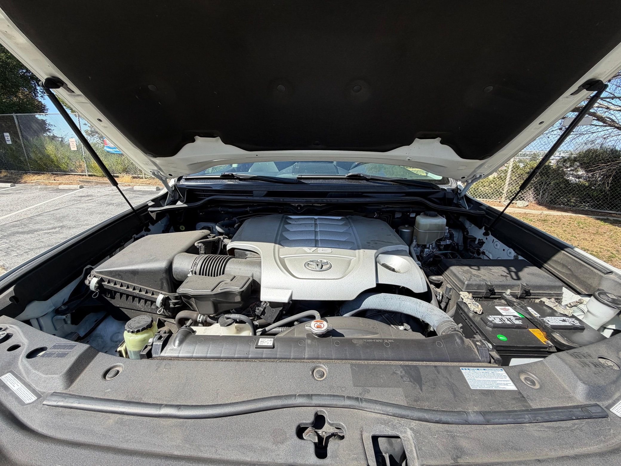 2017 Toyota Land Cruiser - Image 10