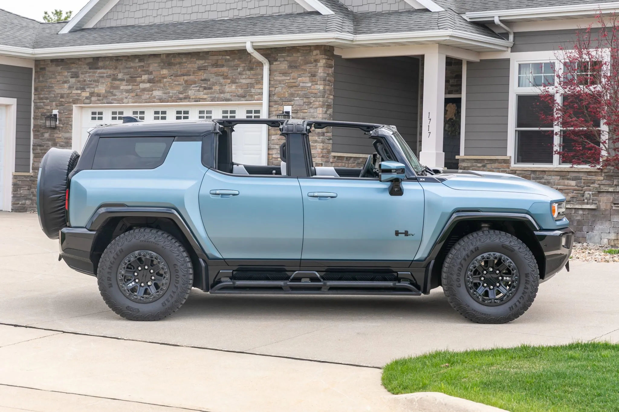 2024 GMC Hummer EV 3X Omega Edition - Image 3