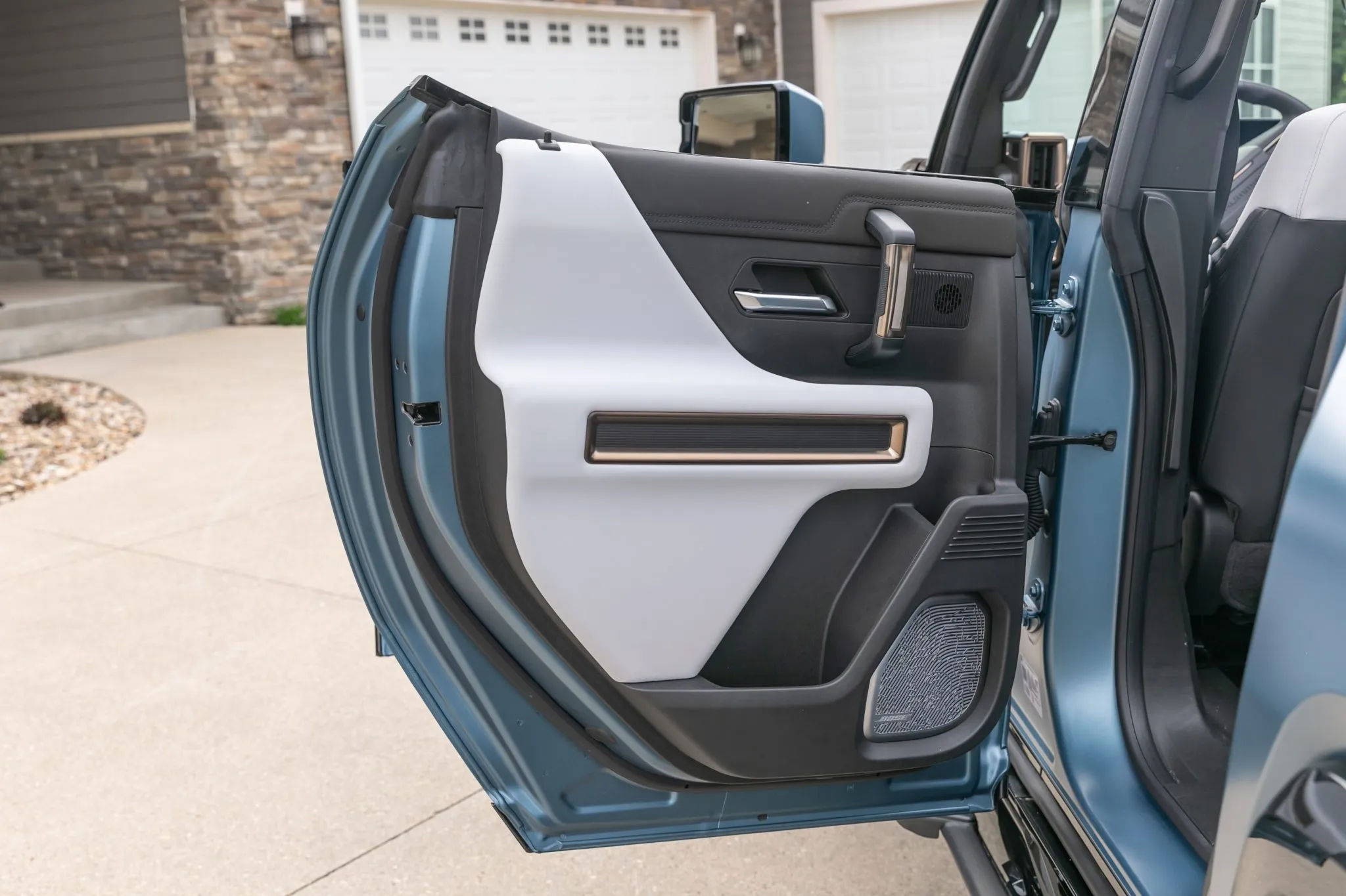2024 GMC Hummer EV 3X Omega Edition - Image 23