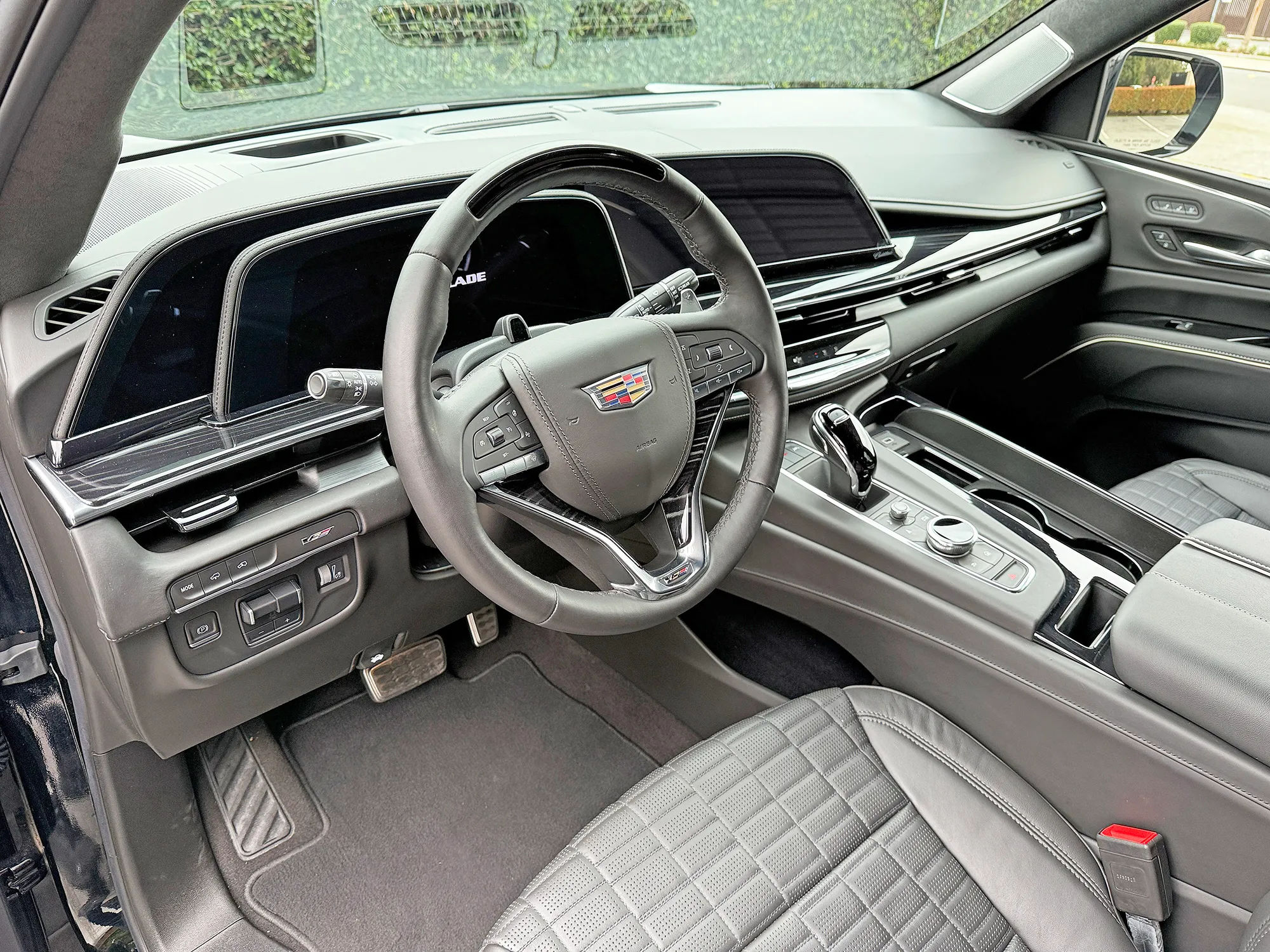 2023 Cadillac Escalade-V - Image 32