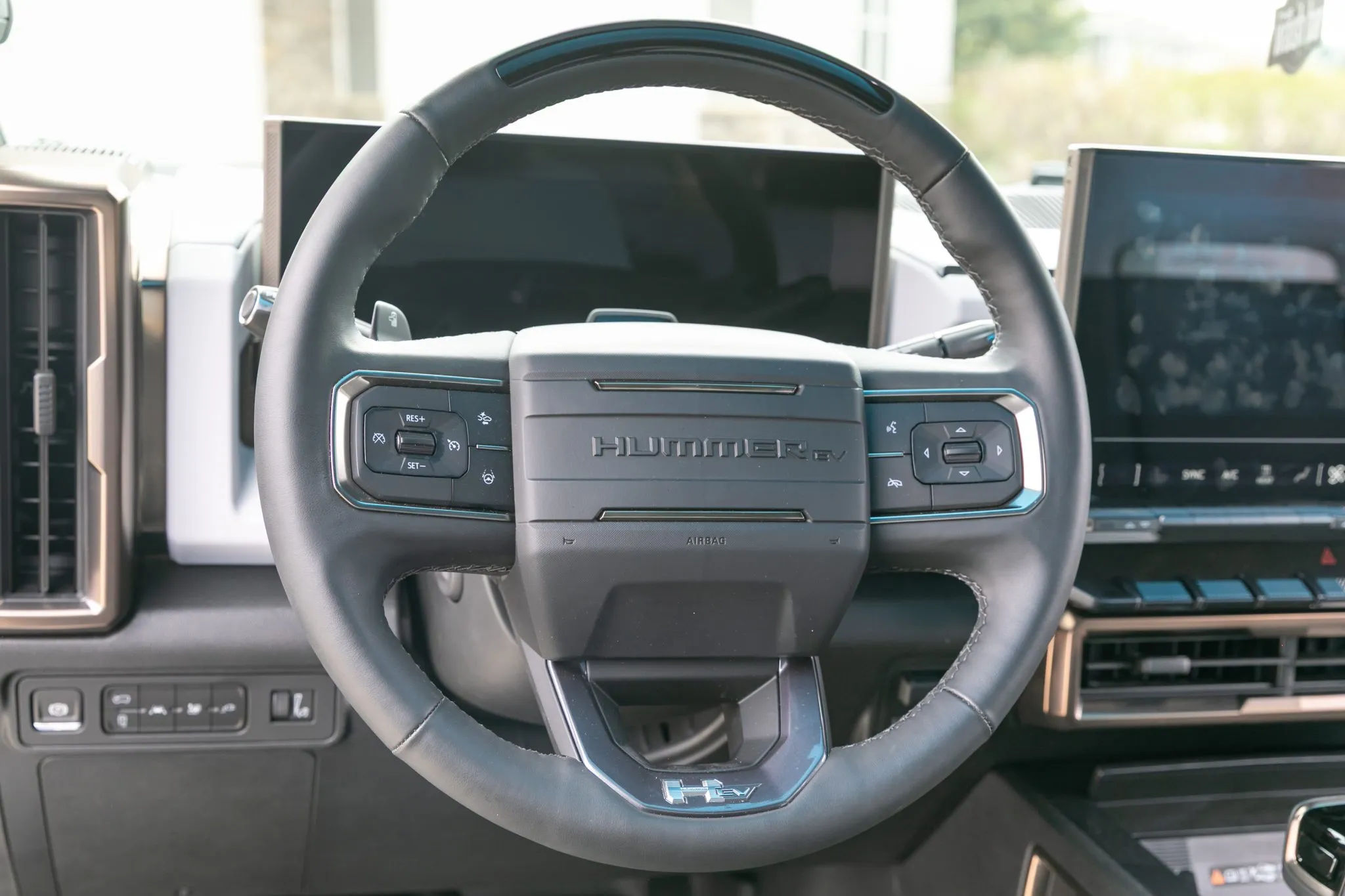 2024 GMC Hummer EV 3X Omega Edition - Image 32
