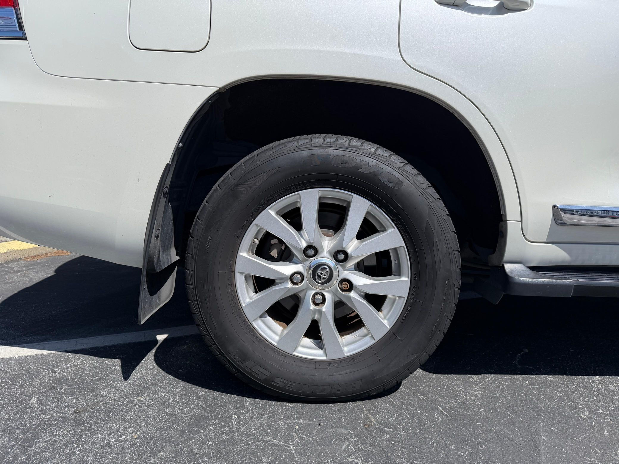 2017 Toyota Land Cruiser - Image 33