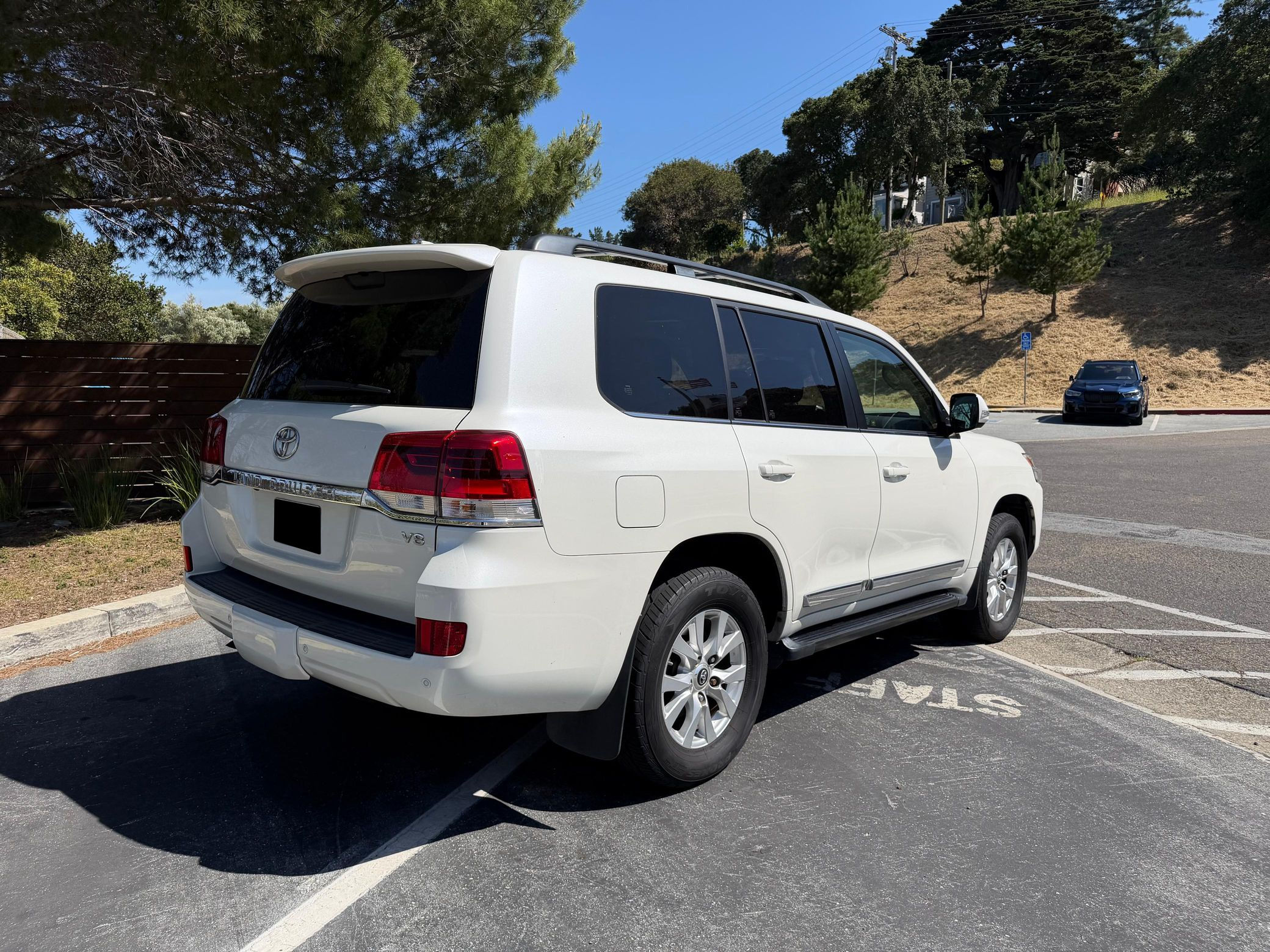 2017 Toyota Land Cruiser - Image 34