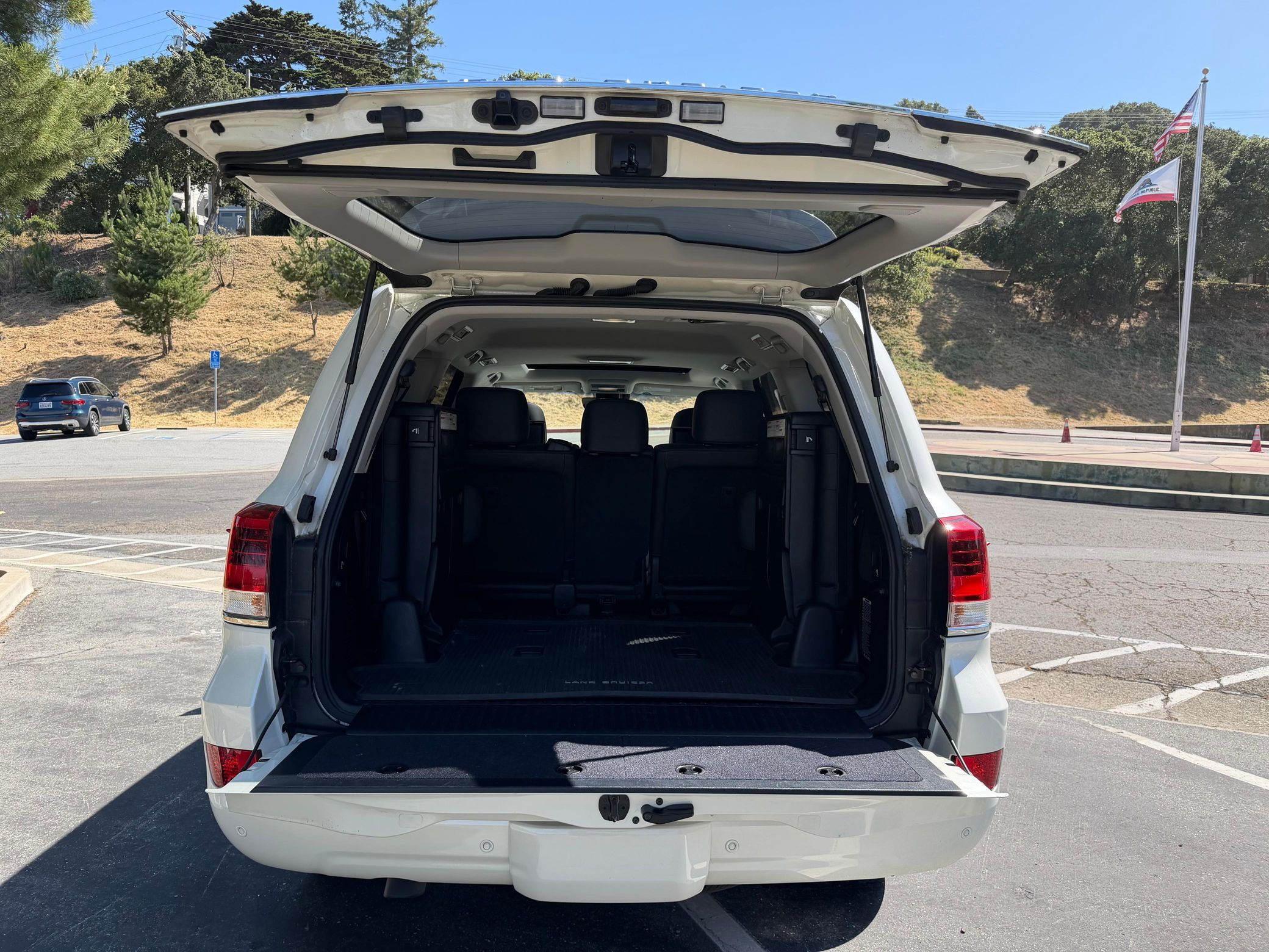 2017 Toyota Land Cruiser - Image 39