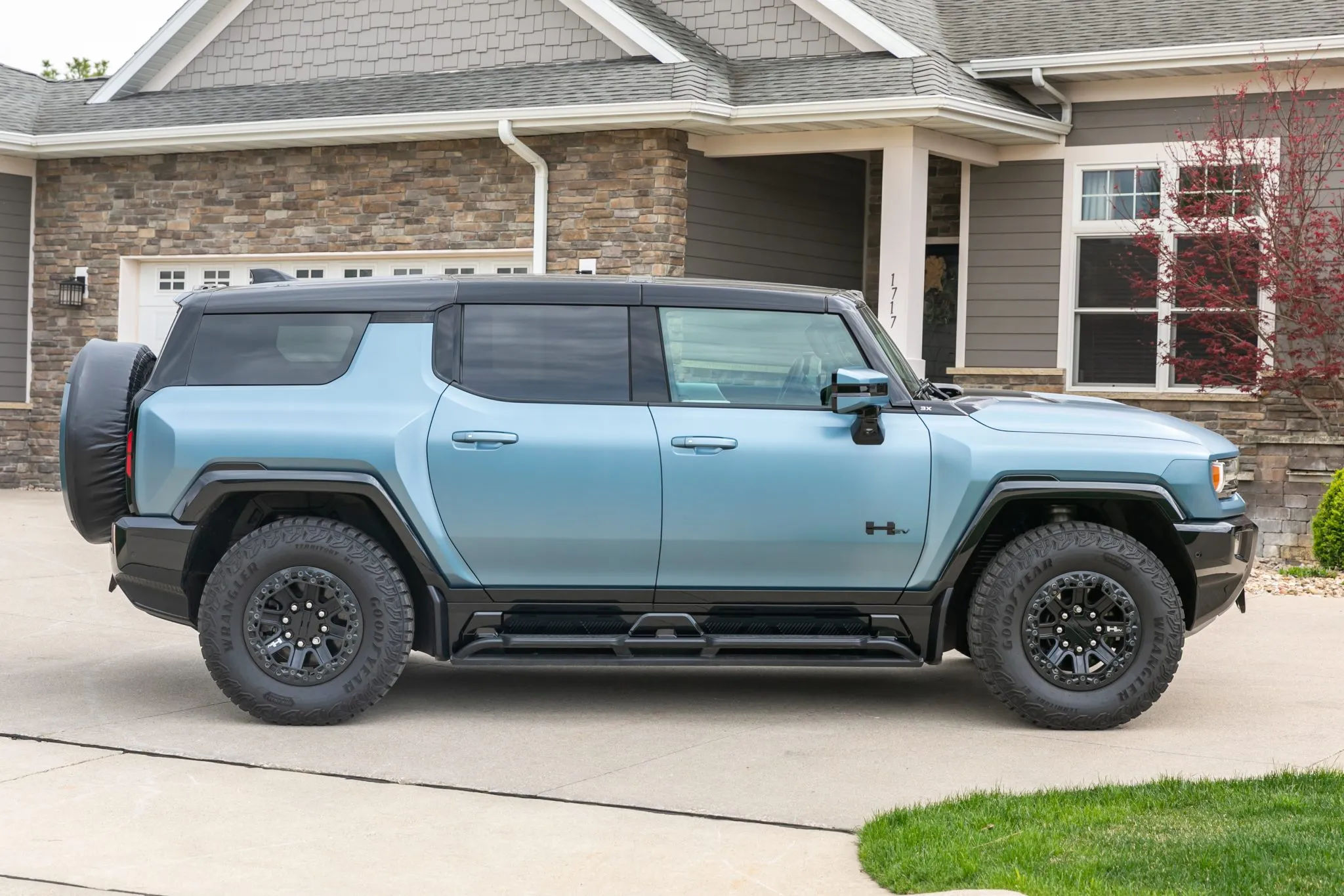 2024 GMC Hummer EV 3X Omega Edition - Image 40