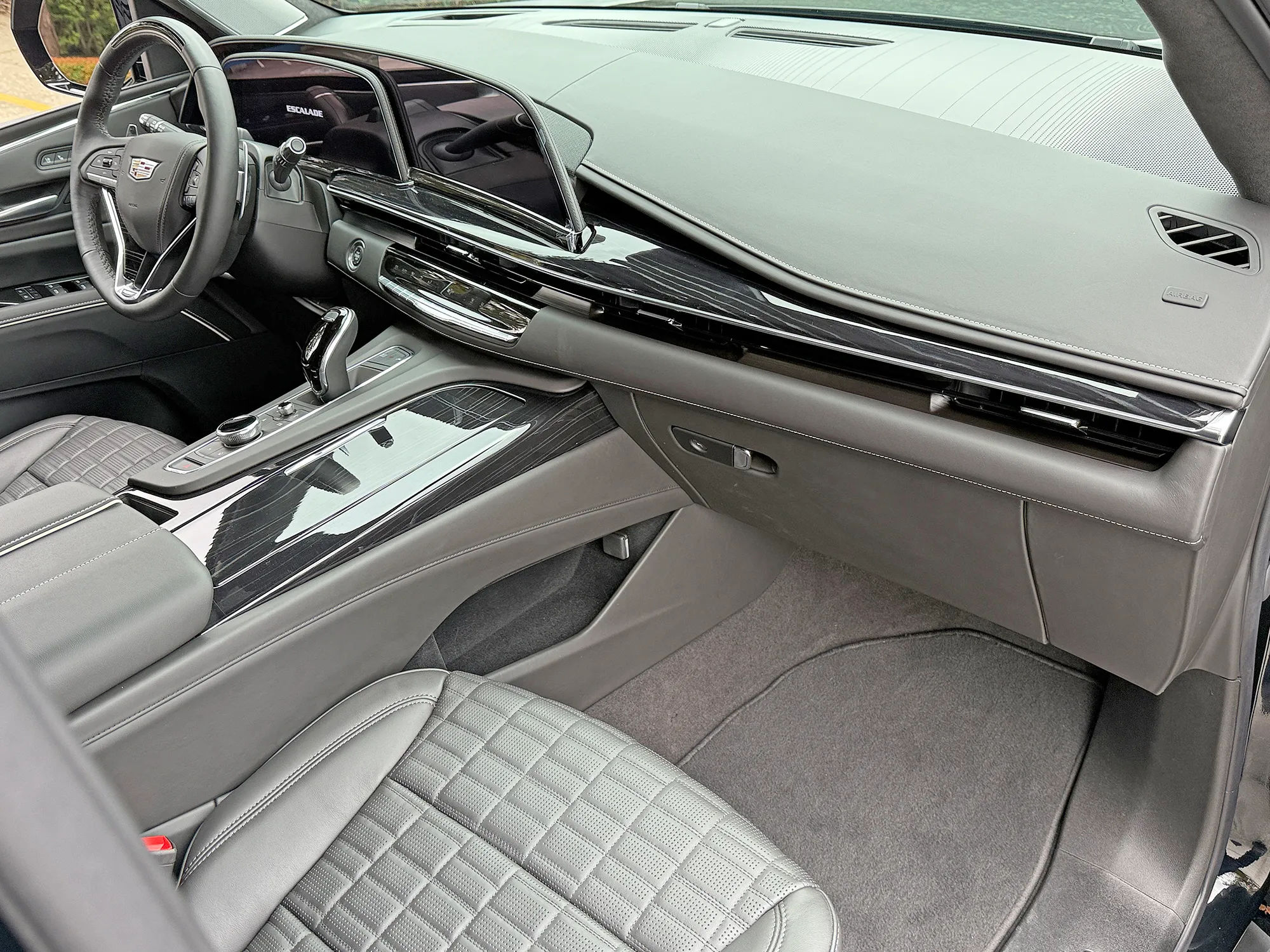 2023 Cadillac Escalade-V - Image 41