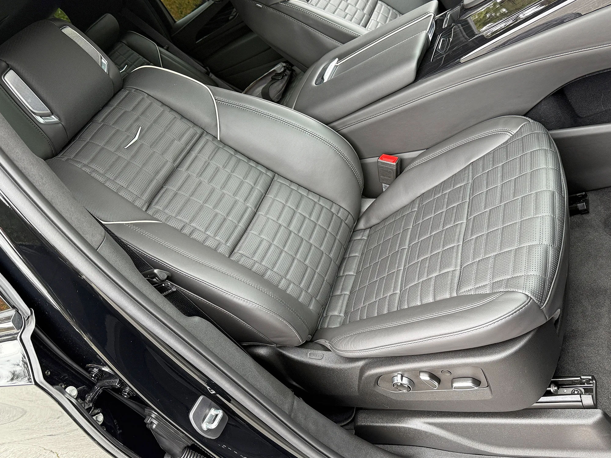2023 Cadillac Escalade-V - Image 42