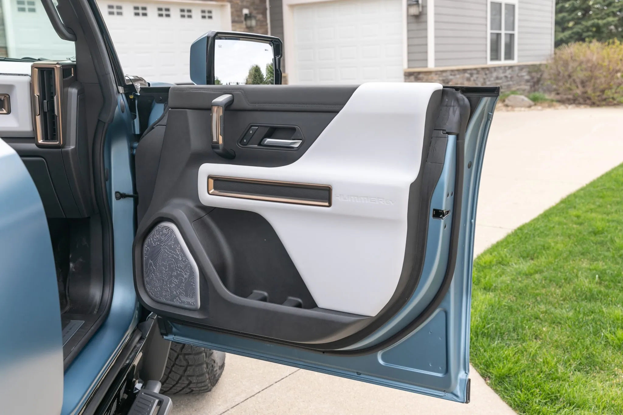 2024 GMC Hummer EV 3X Omega Edition - Image 60